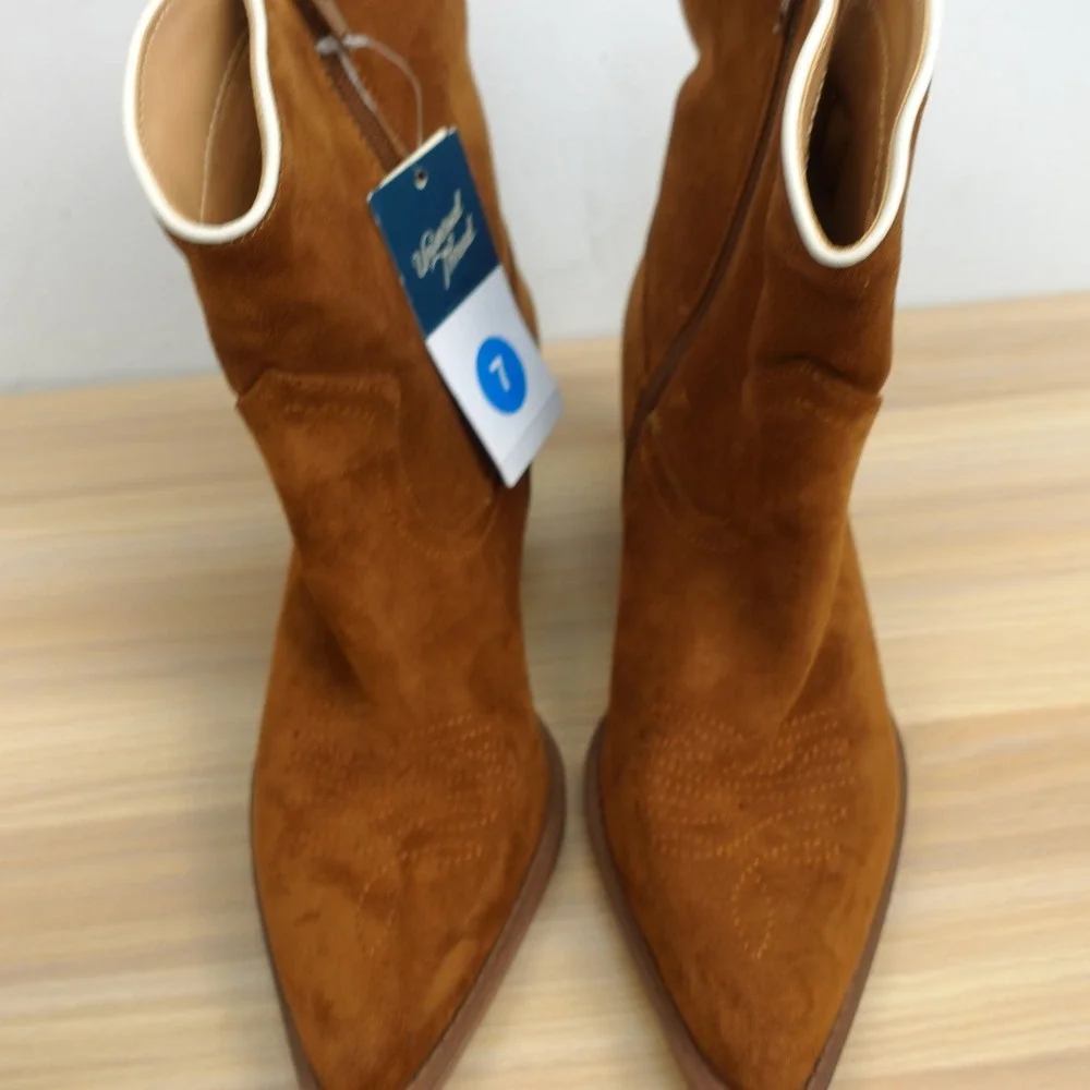 Western Cowboy Ankle Boots Women 7 Cognac Suede Horseshoe Rodeo UNIVERSAL THREAD